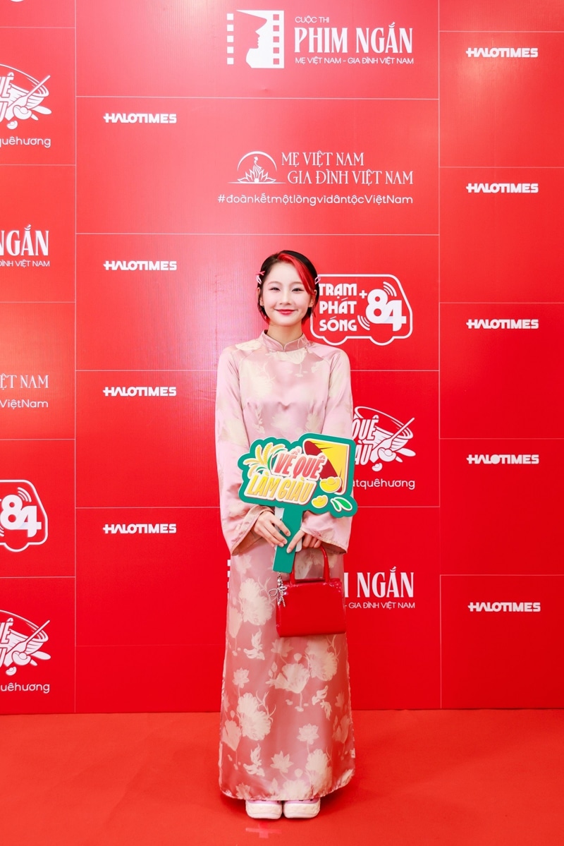 Thu Hà Ceri là thành viên nhỏ tuổi nhất của ‘Về quê làm giàu’