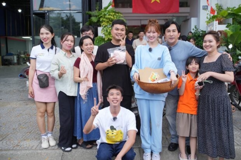 Về quê làm giàu là chương trình truyền hình thực tế đầu tiên tại Việt Nam mang đến trải nghiệm thực chiến độc đáo