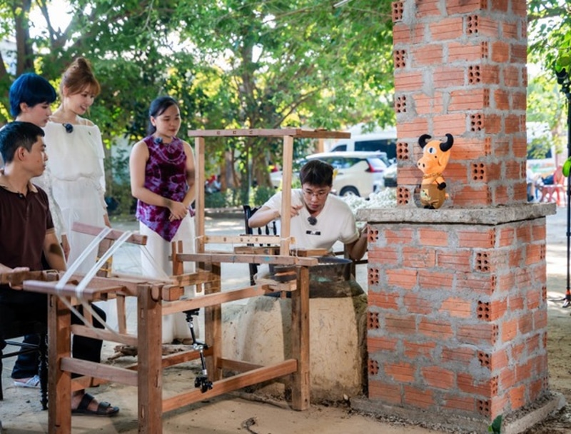 Long Vũ tỏa sáng ở thử thách quay tơ