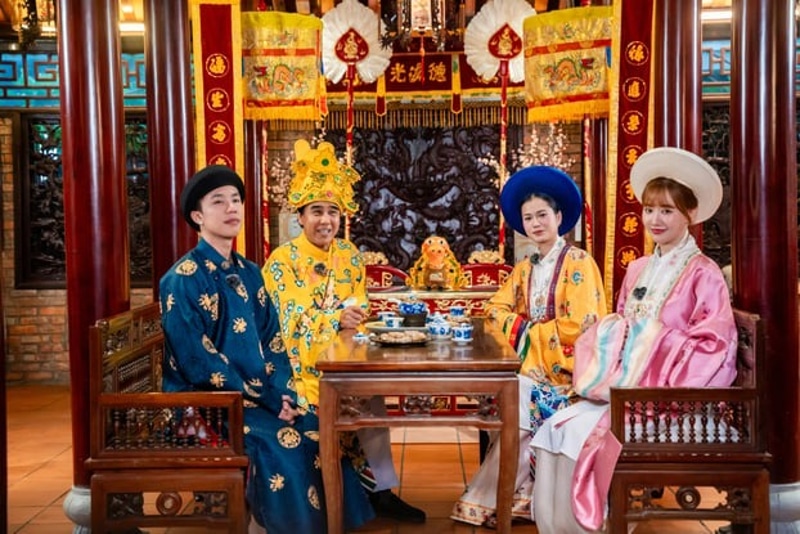 Xuất hiện trong bộ cổ phục màu hồng, Hari Won nhận được nhiều lời khen ngợi vì sự trẻ trung và ngọt ngào, cực hợp vai công chúa.