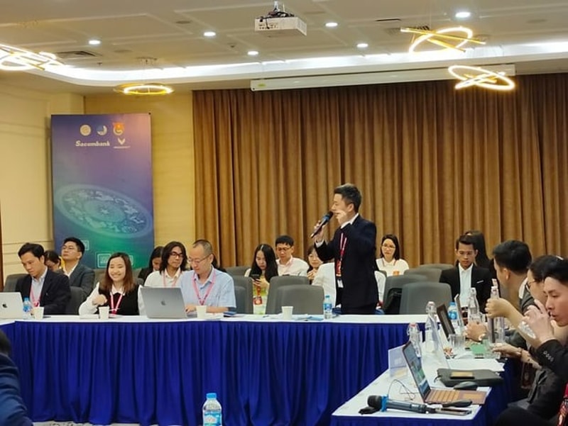 Các đại biểu tham gia nhóm thảo luận đã cùng nhau phân tích và thảo luận sâu về các giải pháp liên ngành, liên vùng