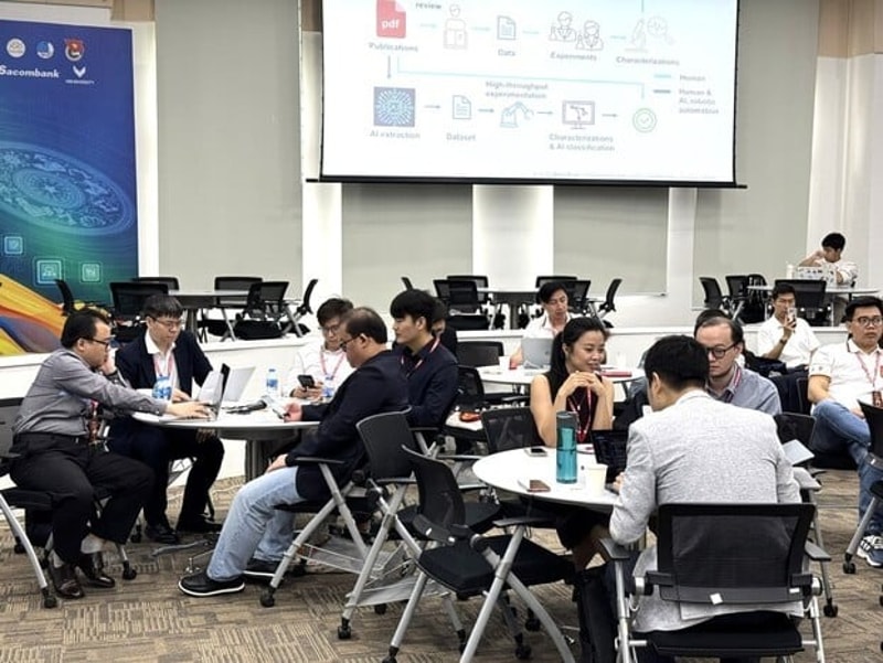 Các đại biểu tham gia thảo luận sôi nổi