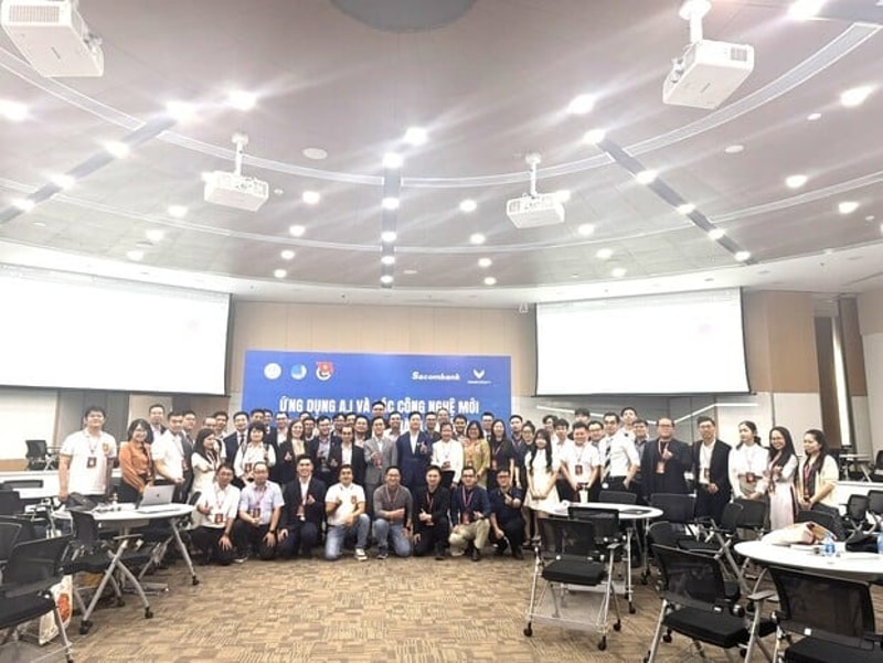 Phiên thảo luận có sự tham gia sôi nổi của các đại biểu trong và ngoài nước